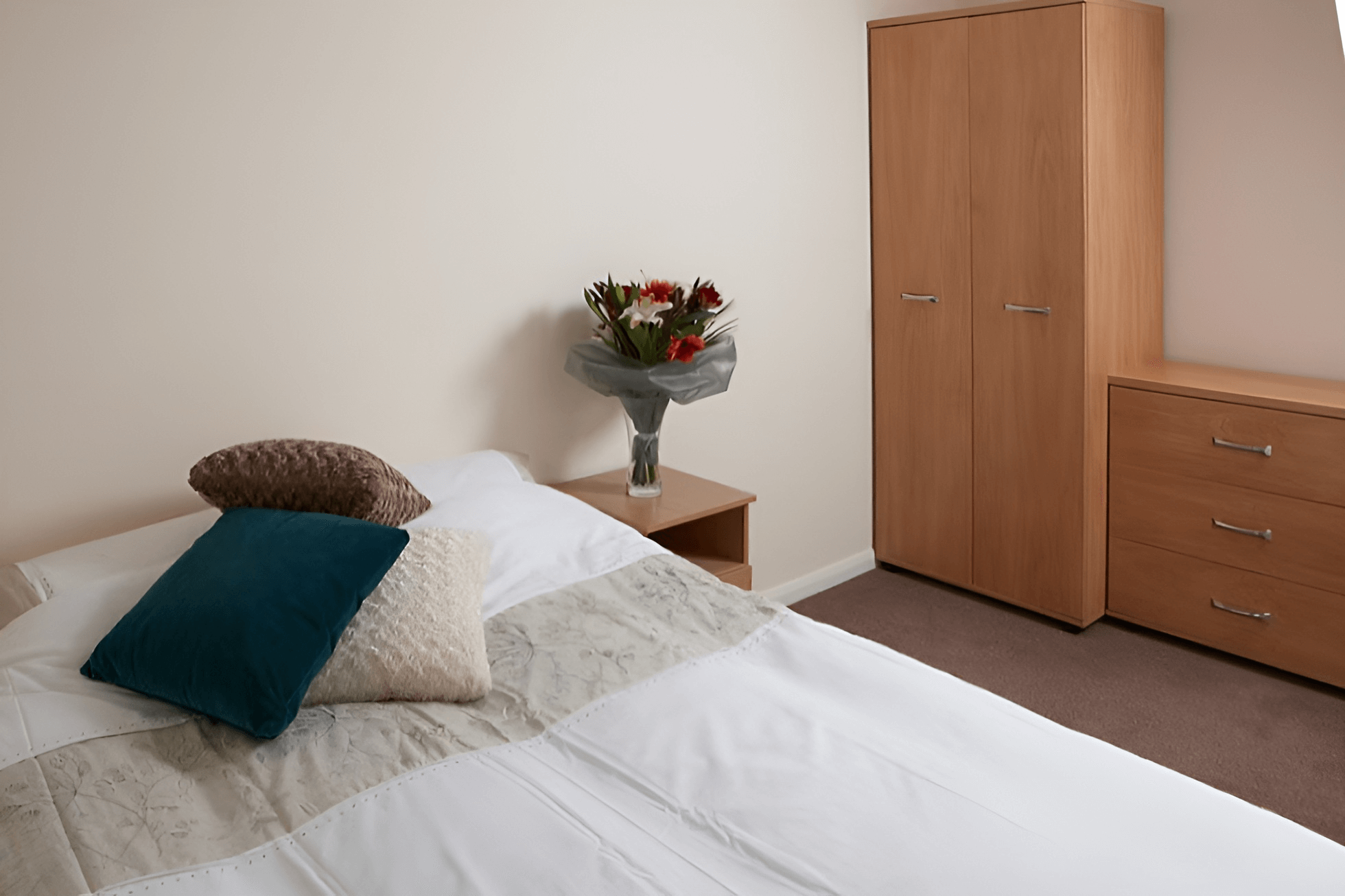 2 Sharer Flat